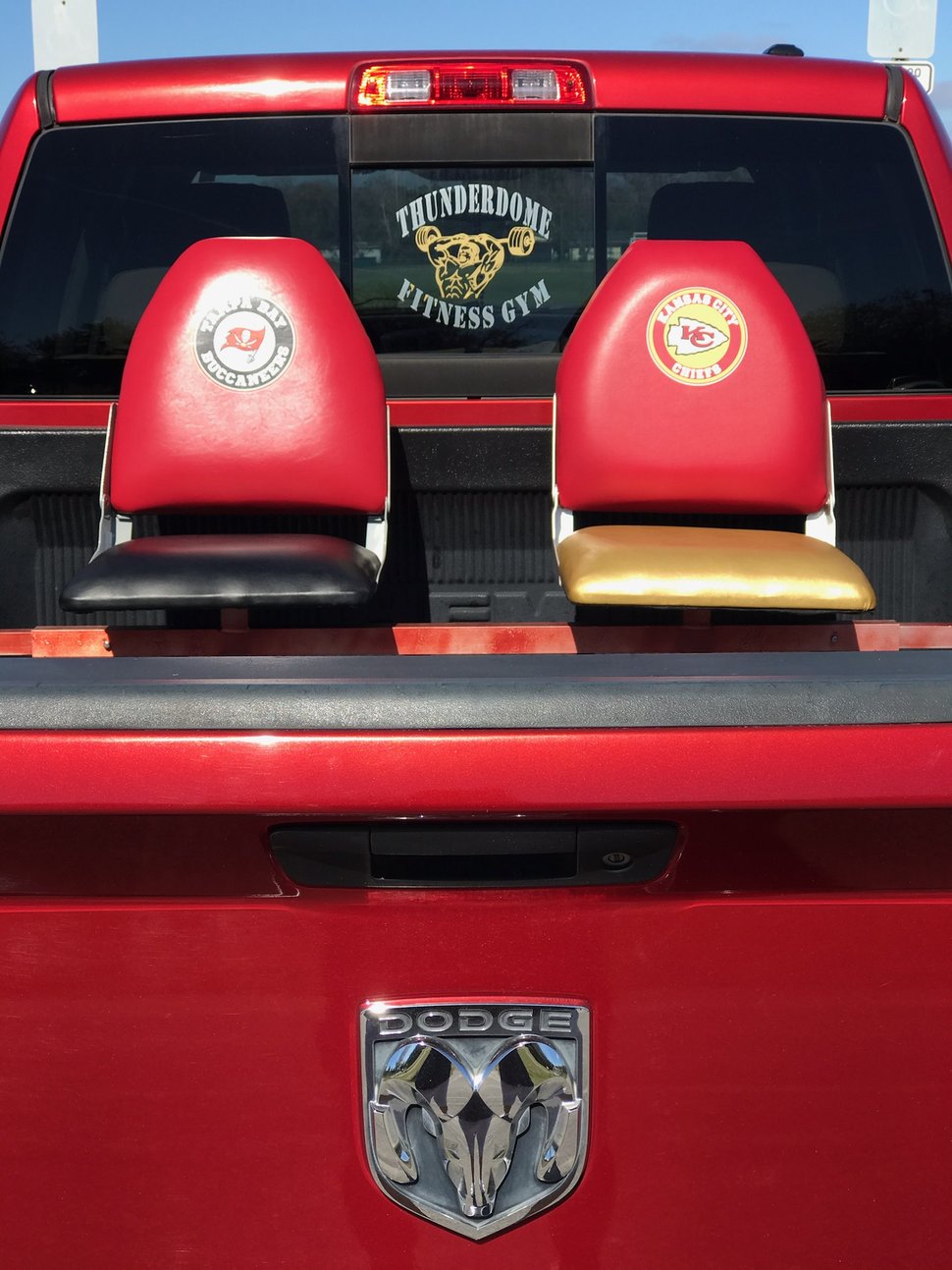 Truck bed seats